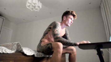 Anotherguyonyourscreen  23-09-2021 video striptease